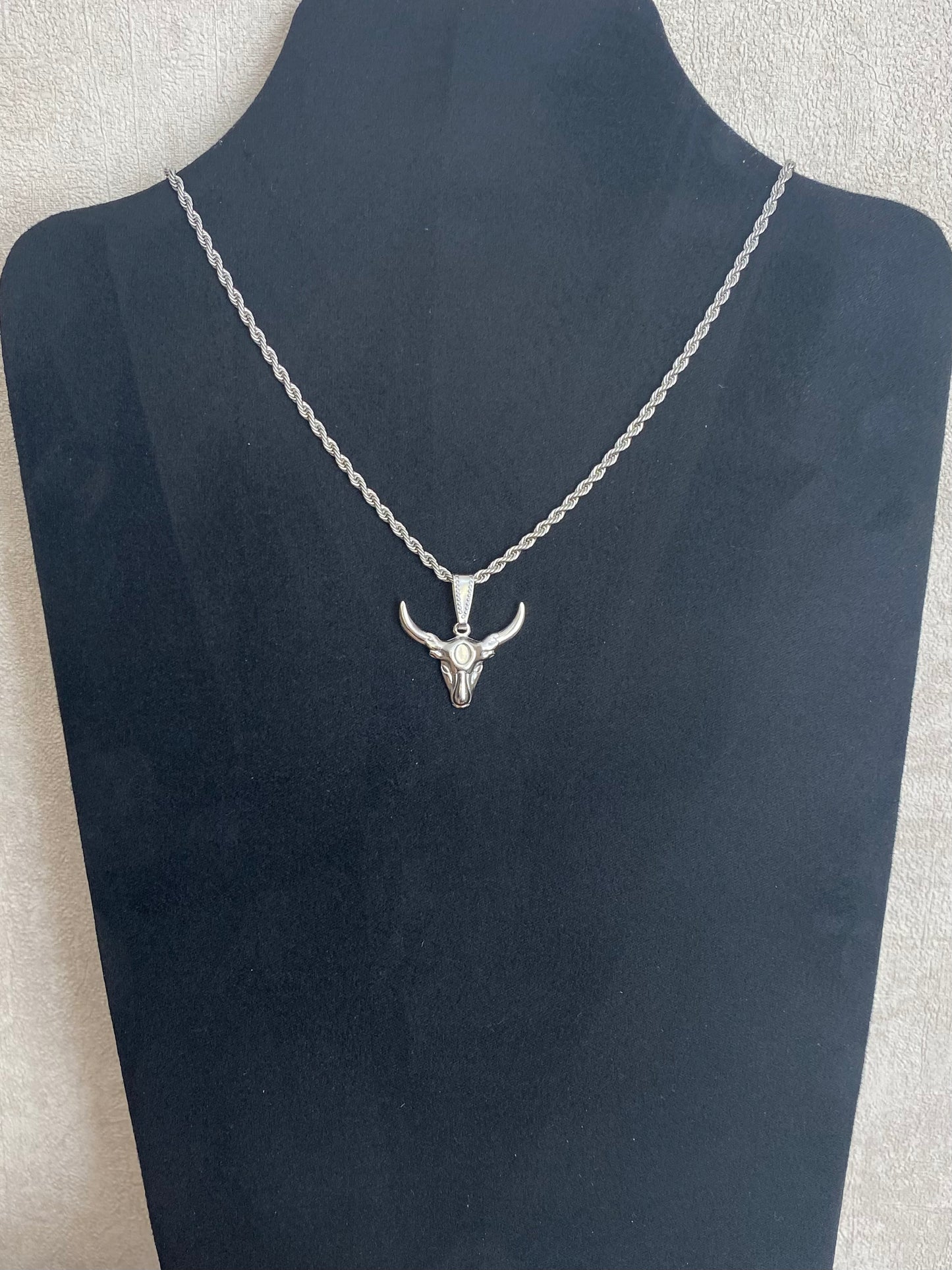 Texas Longhorn Skull Ketting – RVS Goud of Zilver